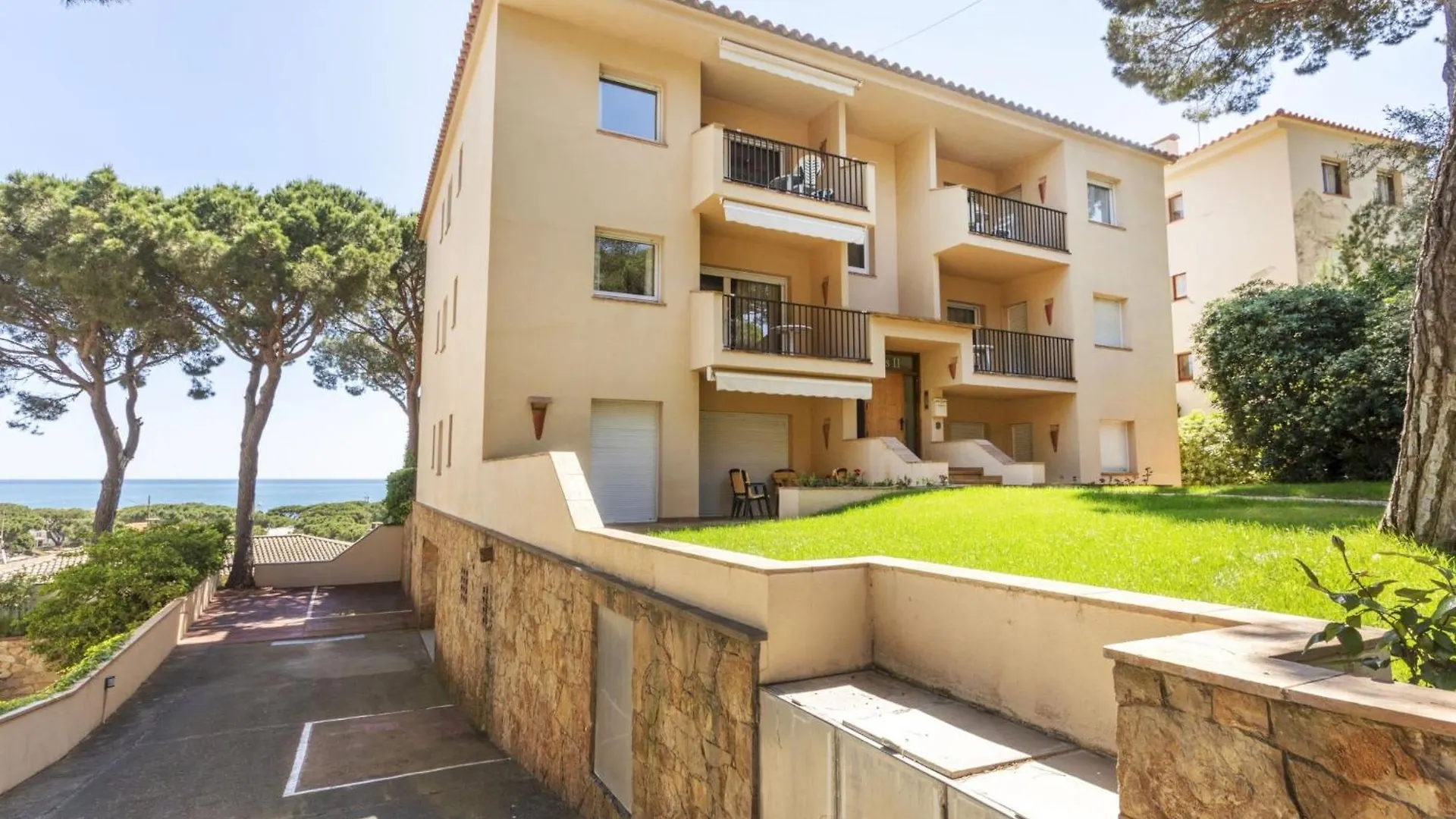 Apartment Melis II By Interhome Pals Spanien